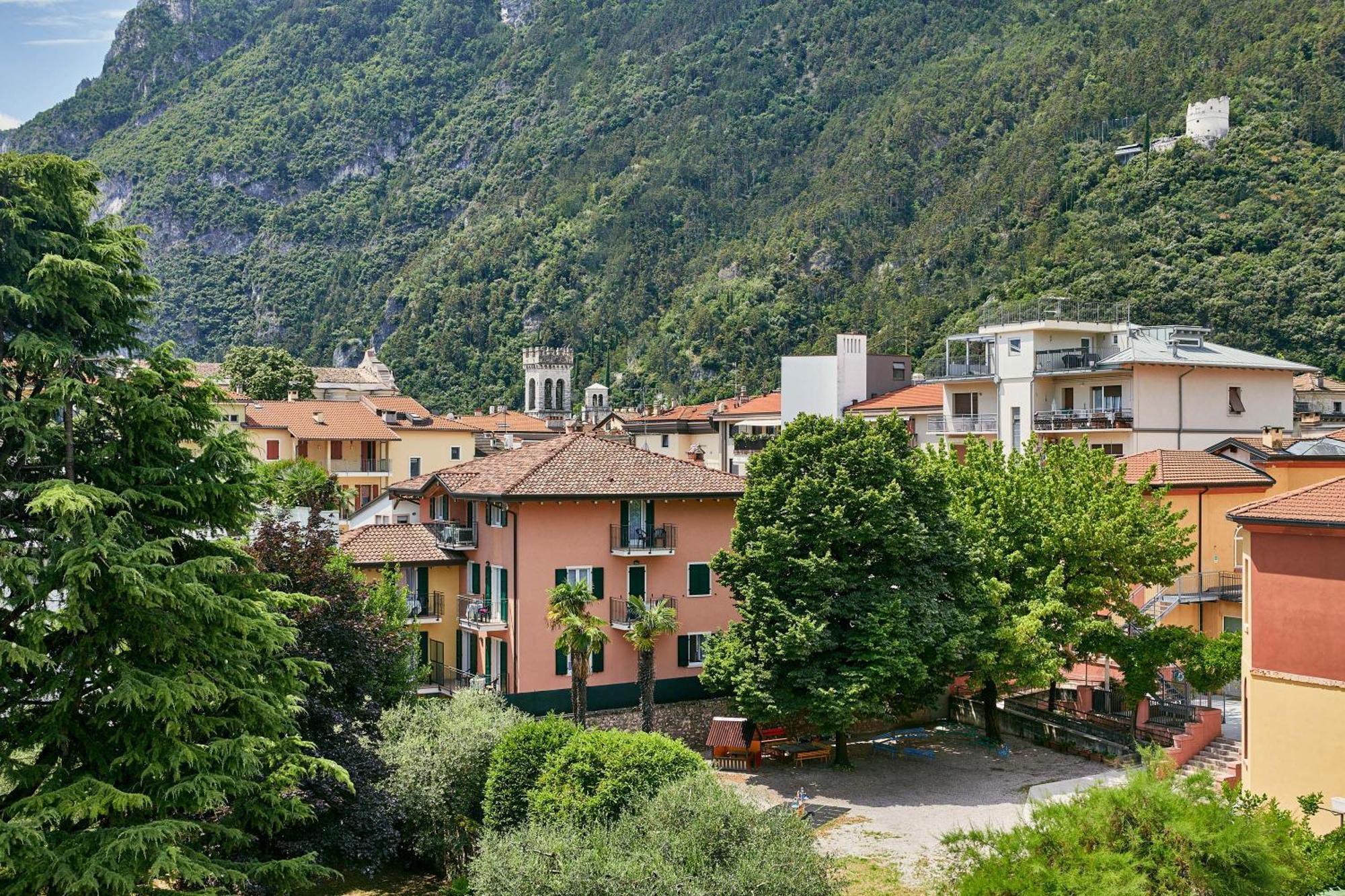 Bella Villa Apartments Riva del Garda Kültér fotó